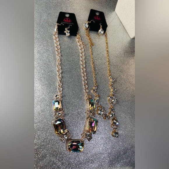 Paparazzi Necklace Earrings Bundle Set of 4pcs - Picture 12 of 12